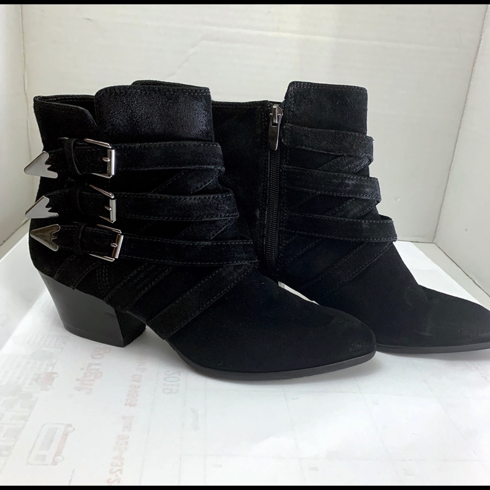 Enzo Angiolini  EAMISOA Suede Ankle Booties Size:7